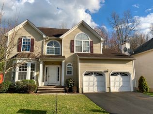 14 Kara Ct, Old Bridge, NJ 08857