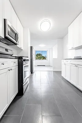 Rented by Olnick Organization | media 3