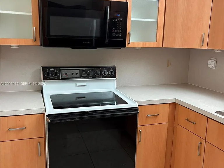 8335 SW 72nd Ave #108D — Photo 5