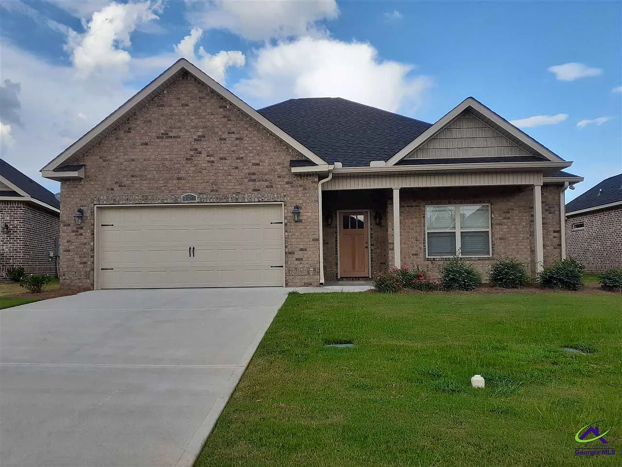 3 bed, 2.0 bath, 1697 sqft, $1,950 — Photo 1