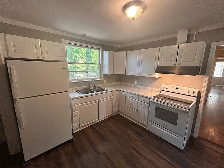 4503 Lakeview Dr NW — Photo 4