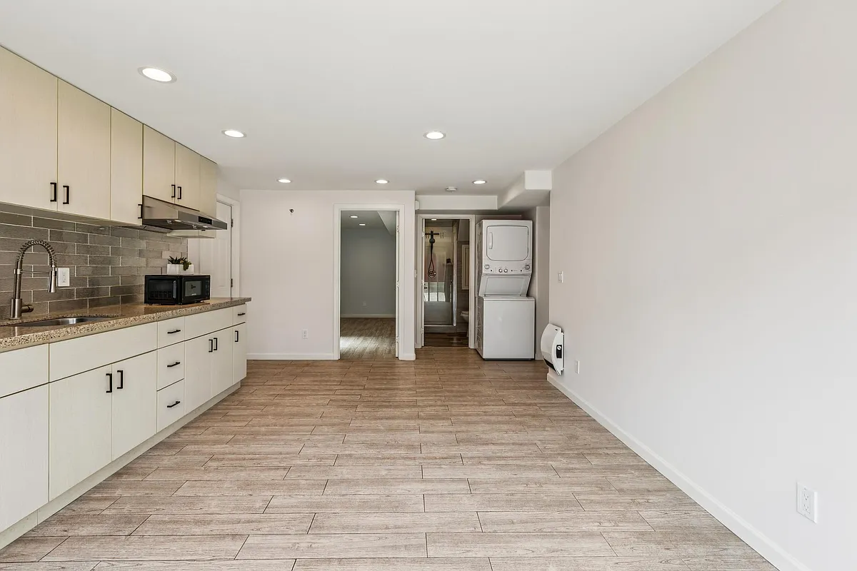 Building Photo - Westpark Dr