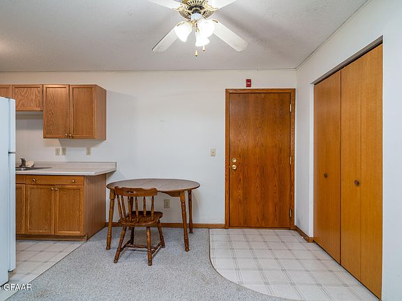 3rd image of 921 32nd Ave S #4