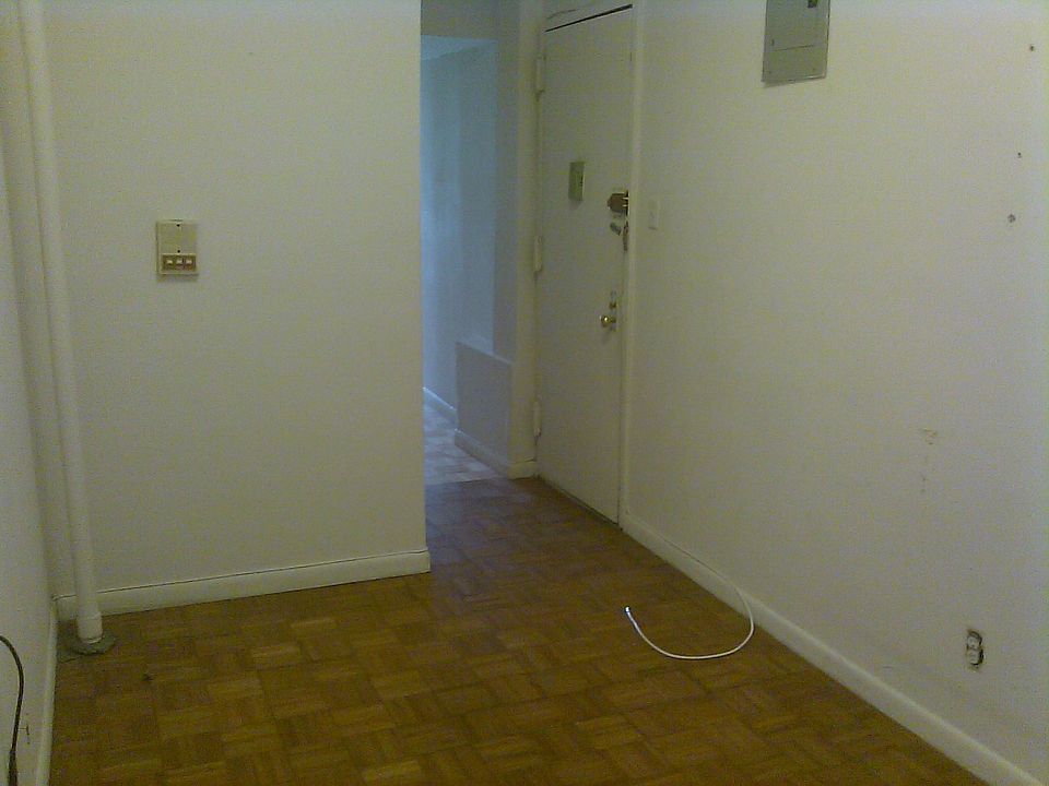 2nd image of 168 Christopher St