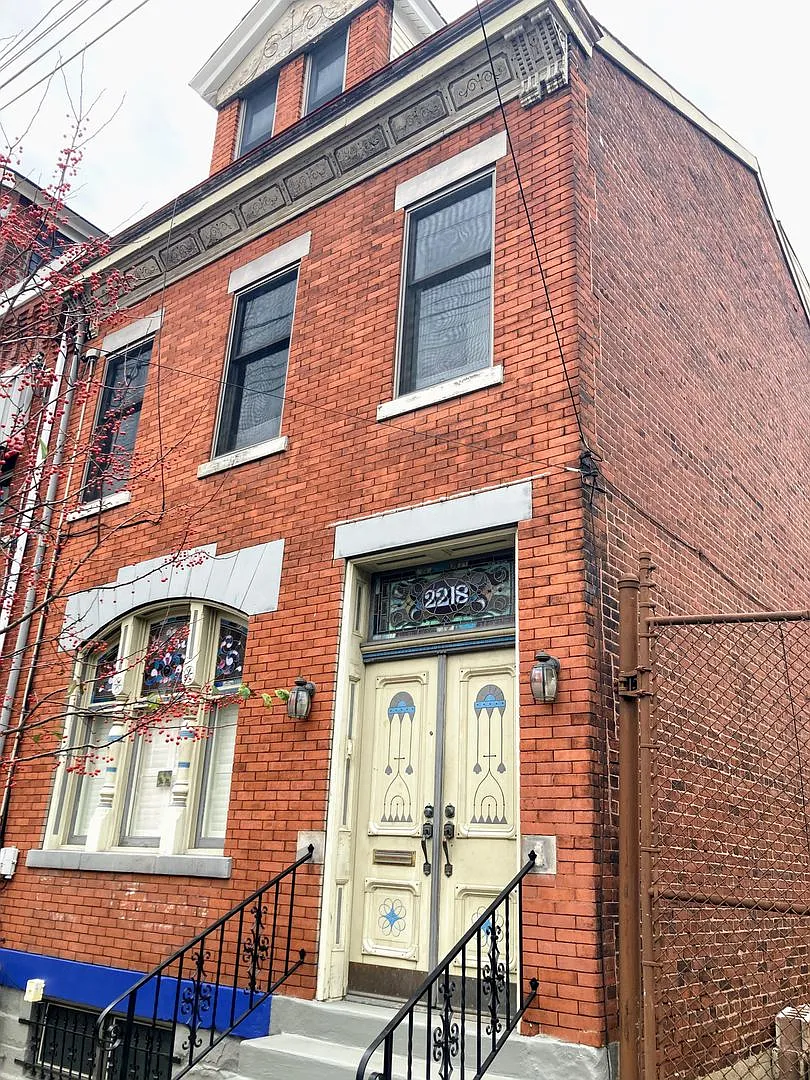 4 Bed 2 Bath beautiful Southside home - Central air, off street parking, private yard. — Photo 1