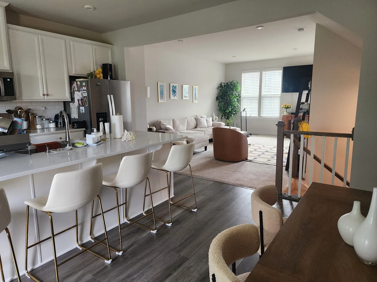 3 bed, 1916 sqft, $2,650 — Photo 3