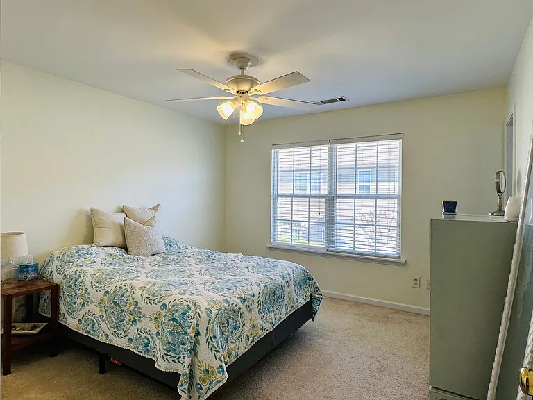 634 Fountain Ct — Photo 6