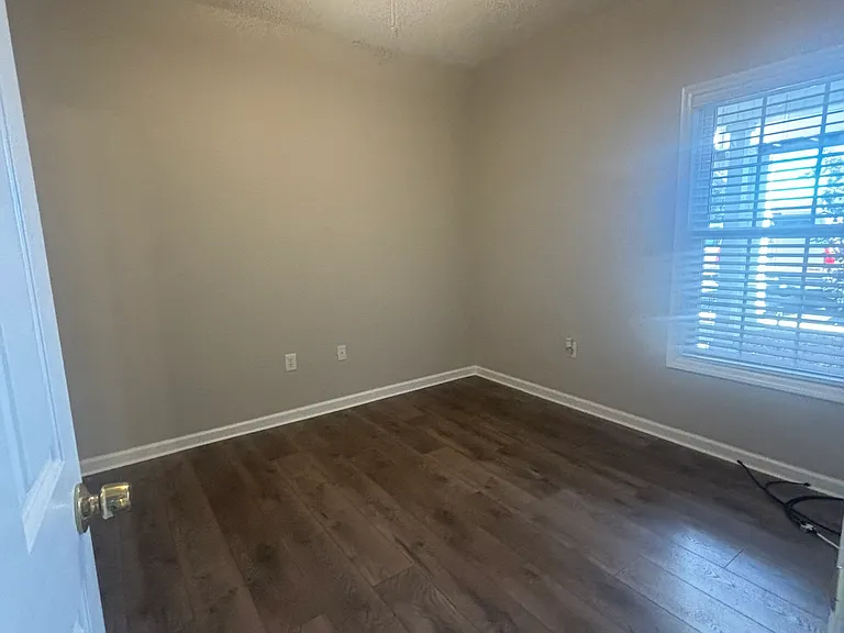 110 Lazy Willow Ln — Photo 11