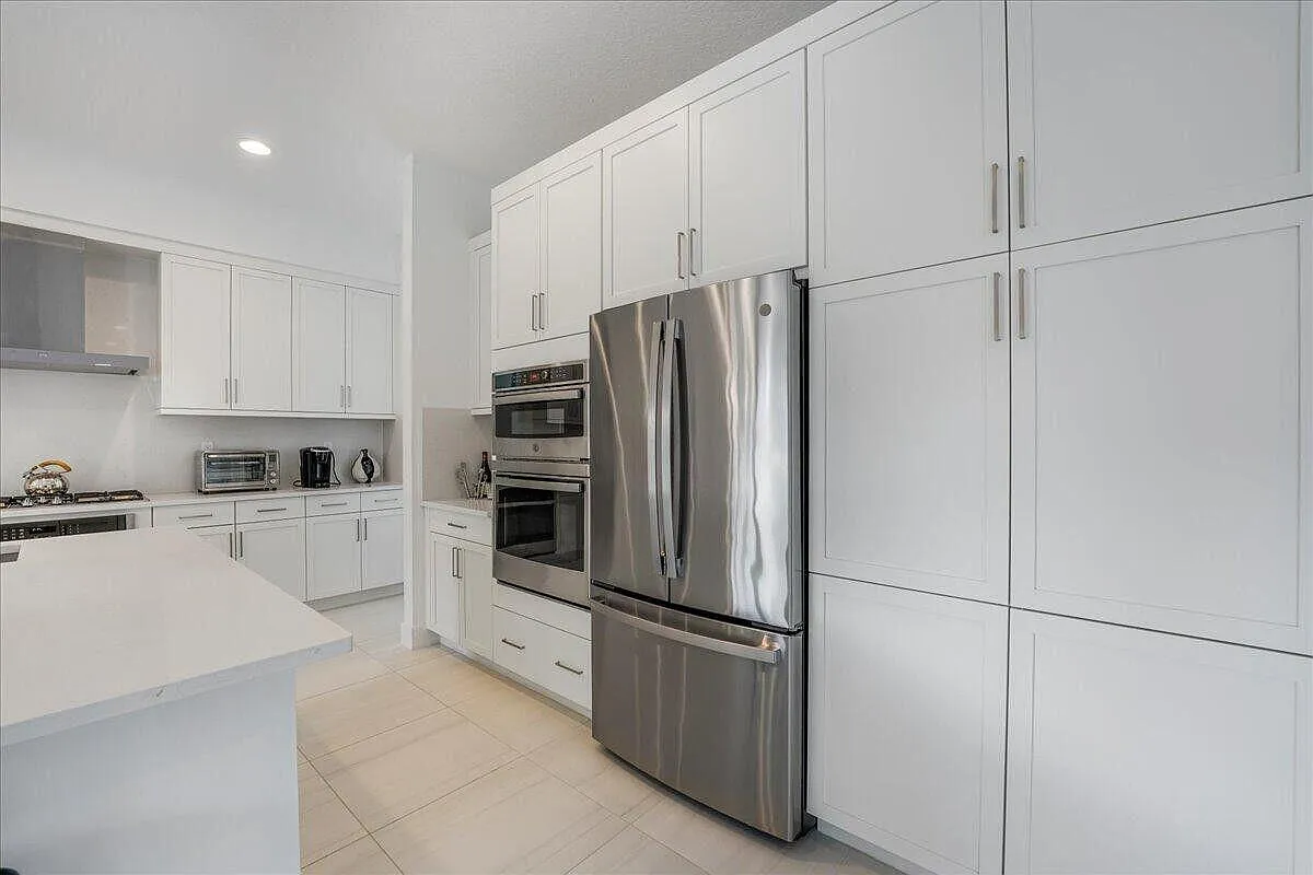5 bed, 7.0 bath, 4484 sqft, $14,000 — Photo 3