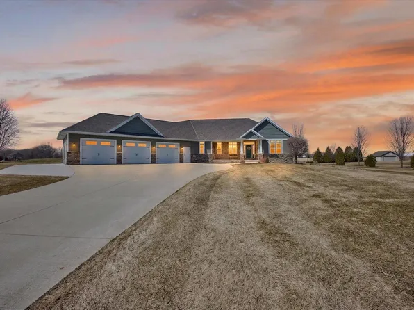 2514 Skyline Oaks Dr, De Pere, WI 54115