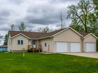 1045 Hanson Dr, Thief River Falls, MN 56701