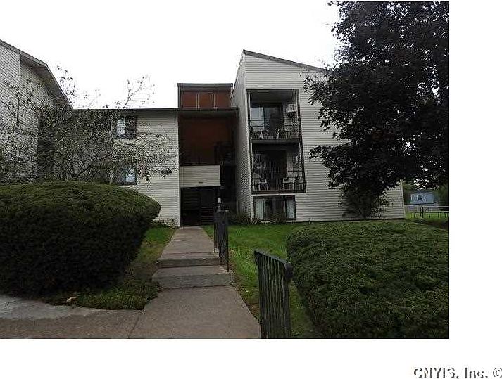 1st image of 410 Village Blvd N