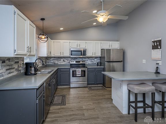 4th image of 5071 Seville Dr