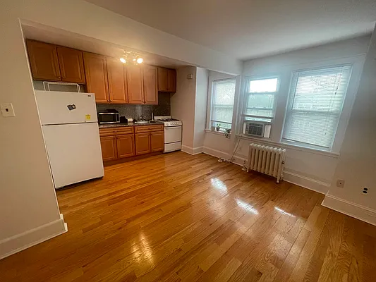 Rented by Metropolis International Realty Inc. | media 14