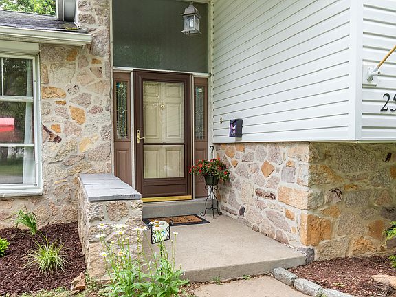 2nd image of 25 Jacalyn Dr