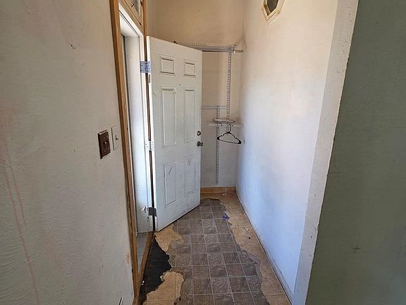 2nd image of 1022 Claremont Ave