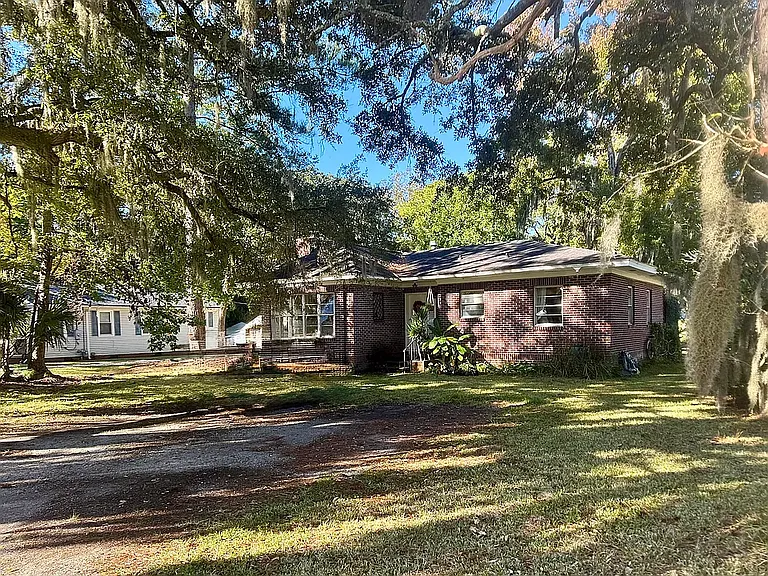 359 Howle Ave — Photo 1
