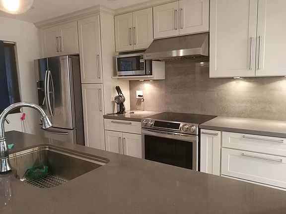 3rd image of 4882 Mintwood Ct