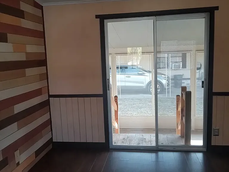 1837 Holiday Dr — Photo 2