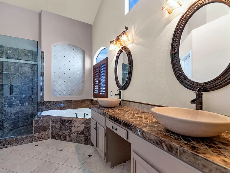 3382 W Harrison St — Photo 12