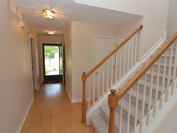 4th image of 525 Brook Farm Ct