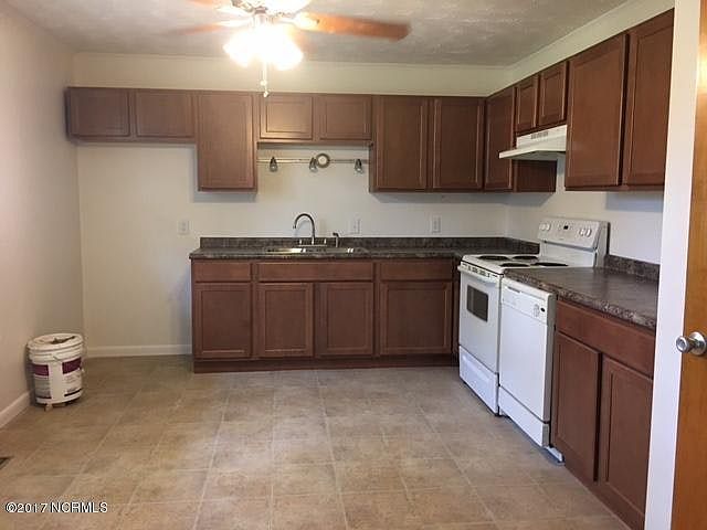 2nd image of 105 Oxford Dr
