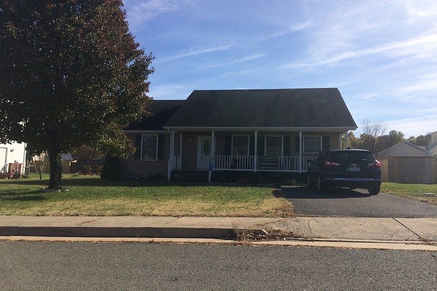 1st image of 7013 Helm Dr