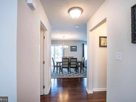 5th image of 1734 Woodledge Dr