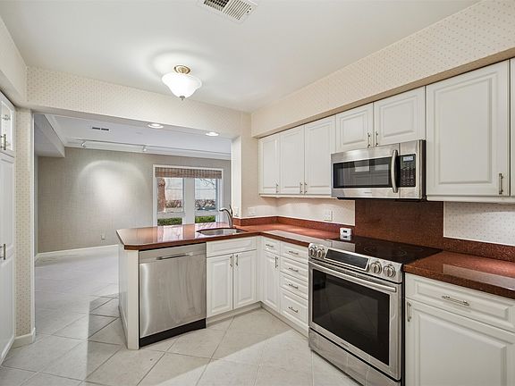 5th image of 4004 Grand Ave APT 103