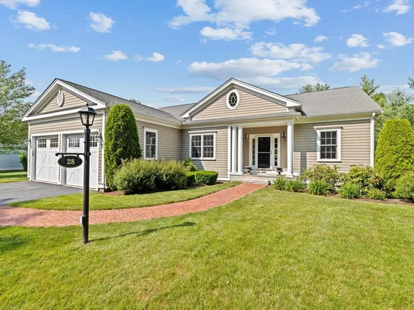 28 Ridgewood Xing Unit 28, Hingham, MA 02043