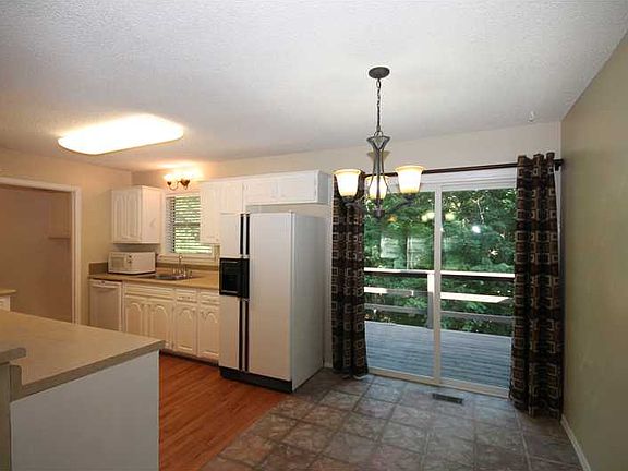 3rd image of 13 Everleigh Dr