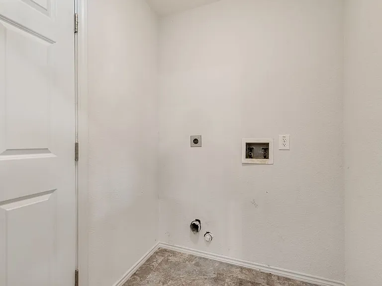 1004 Trickham Dr — Photo 29