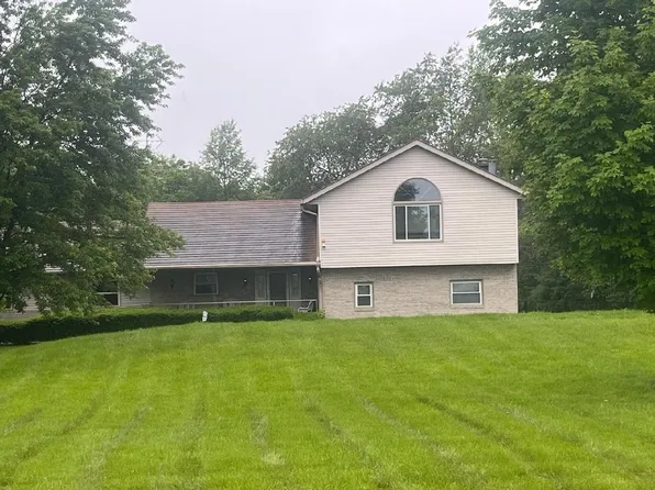 S6041 Oak Court, Baraboo, WI 53913