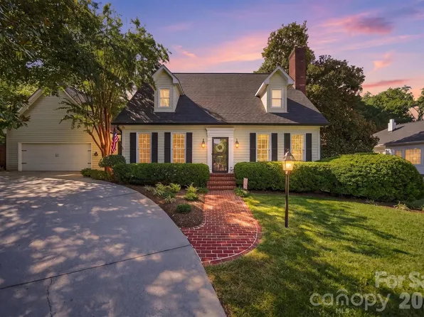 114 6th Ave NE, Hickory, NC 28601