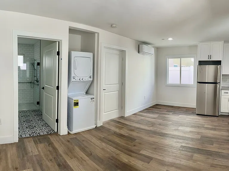 Unit on 32nd — Photo 2
