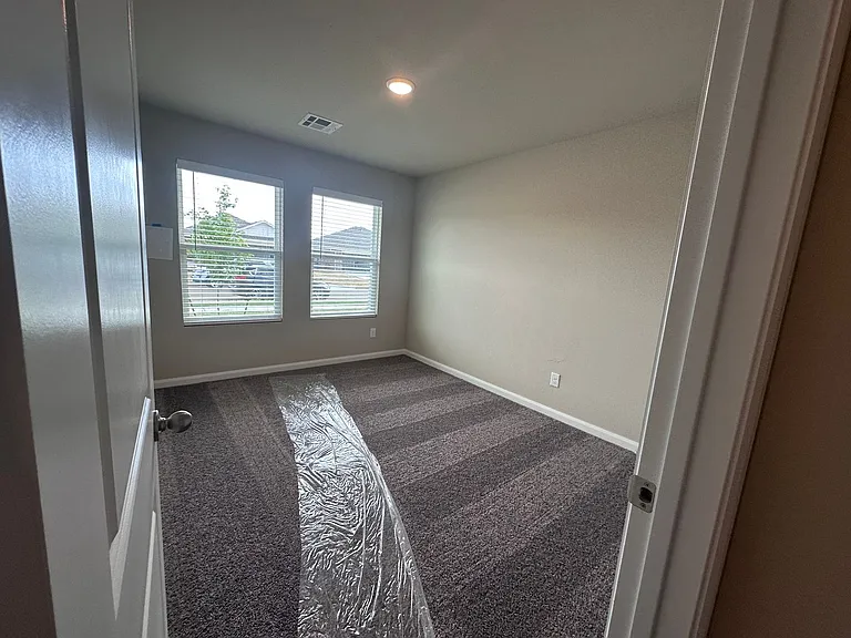 3708 S East 81st St — Photo 2