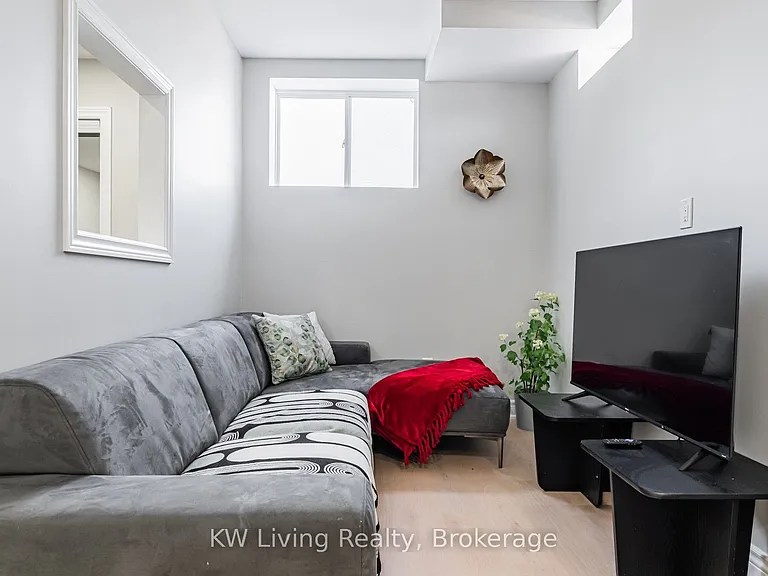 72 Bermondsey Way #BASEMENT — Photo 5