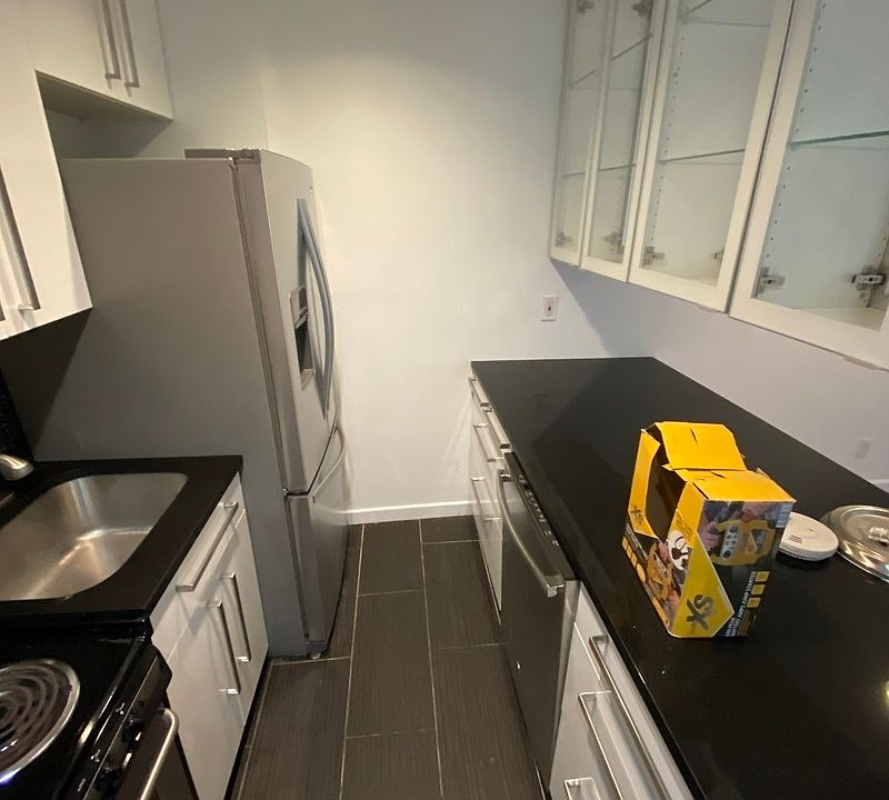 1st image of 208 E 95th St #2B