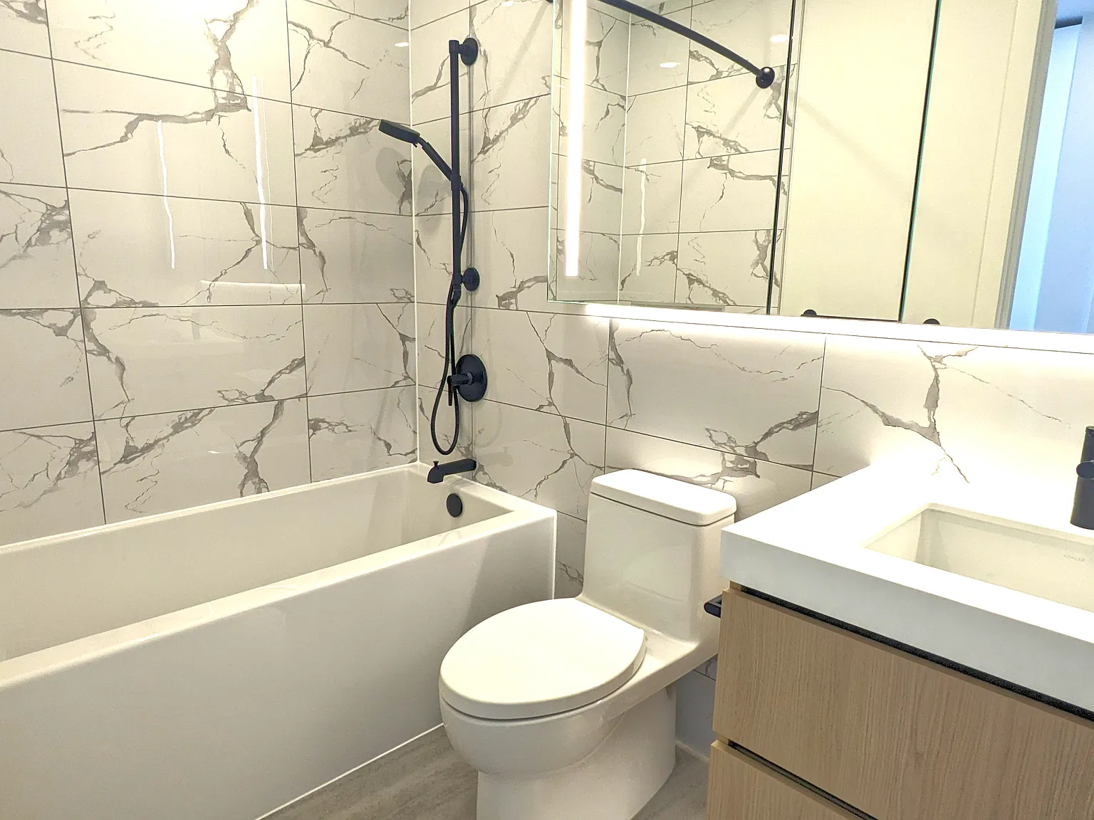 1 bed, 563 sqft, $2,800 — Photo 2