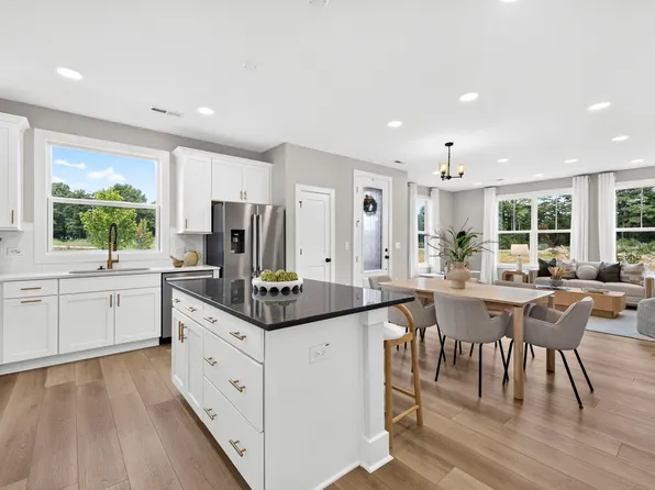 3135 White Rail Dr, Fuquay Varina, NC 27526
