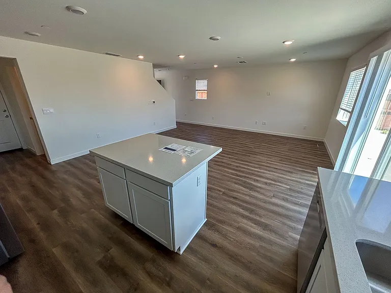 809 Congaree Ln — Photo 5