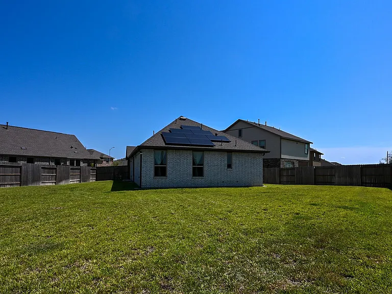 3057 Pensacola Dr — Photo 40
