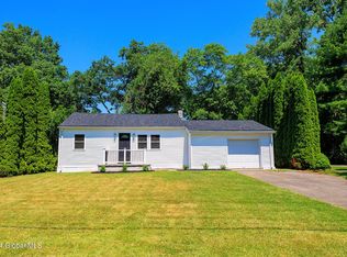 45 Beacon Rd, Glenmont, NY 12077