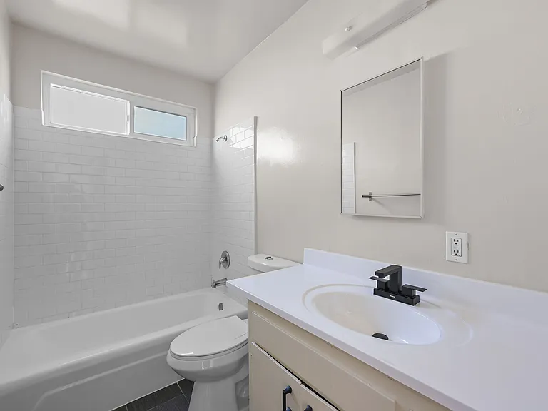 4958 N Maywood Ave #1A — Photo 11