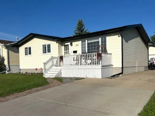 257 E Cochrane Cres, Wood Buffalo, AB T9K 1J6