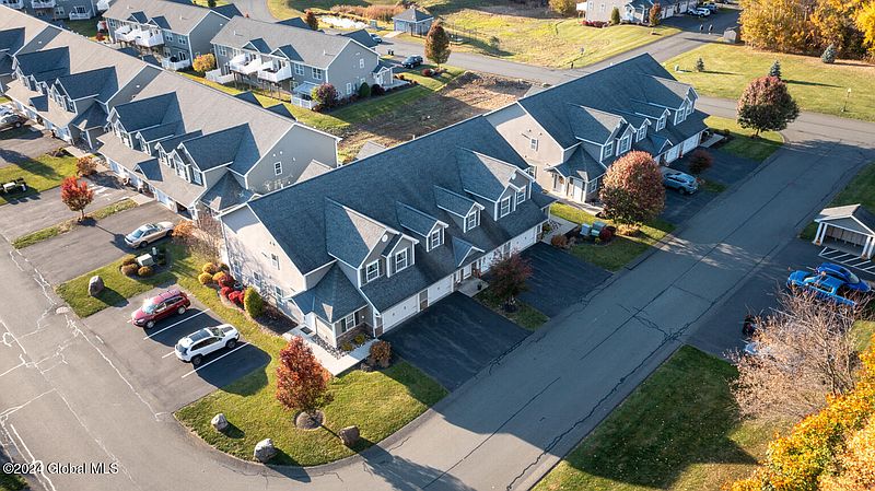 3rd image of 402 Brunswick Meadows Way