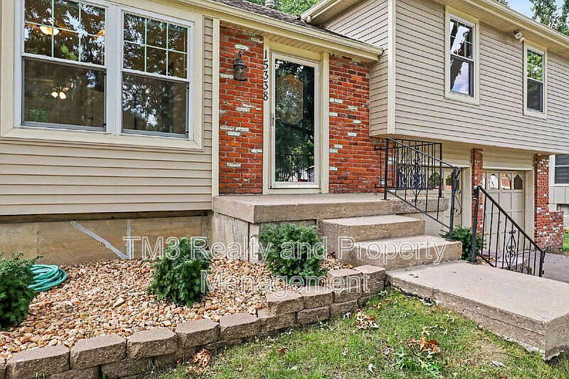 3 bed, 2.5 bath, 1384 sqft, $2,285 — Photo 4