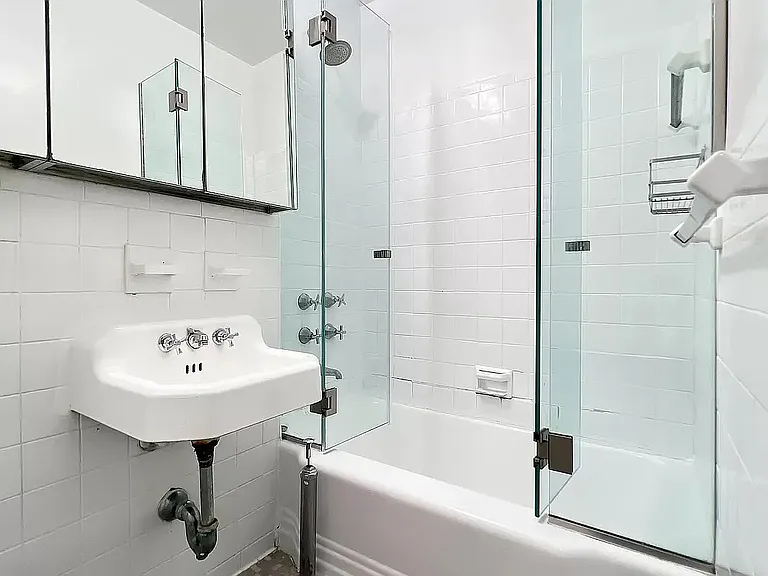 340 E 83rd St #4D — Photo 7