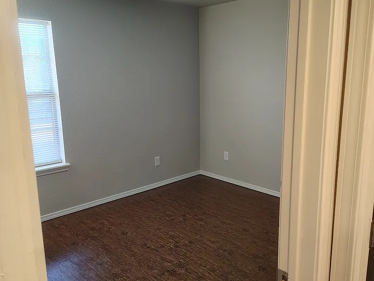 Park Plaza Apartments — Photo 13