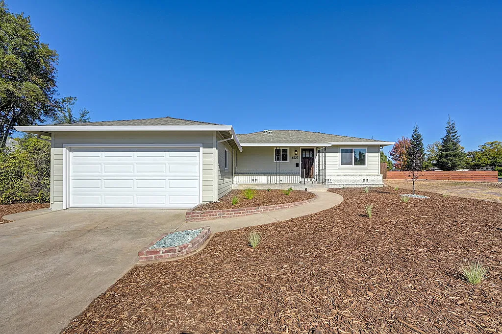 3 bed, 1344 sqft, $3,200 — Photo 1